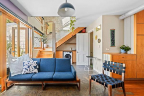 Bright bedroom in beautiful house in Preston close to the action!, Melbourne